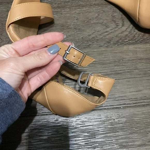NWT BURJU Zoe True Nude shade 3 Classic Strappy Heeled Sandals | size 7 - Picture 8 of 11